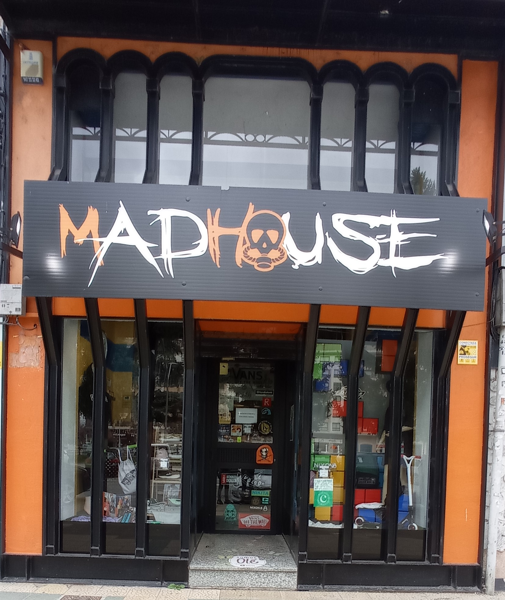 Mad House Ropa Y Complementos